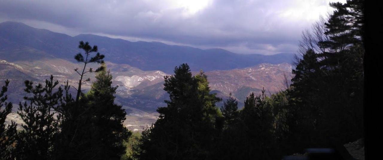 Refugi Quatre Cases Clot del Moro Bagian luar foto